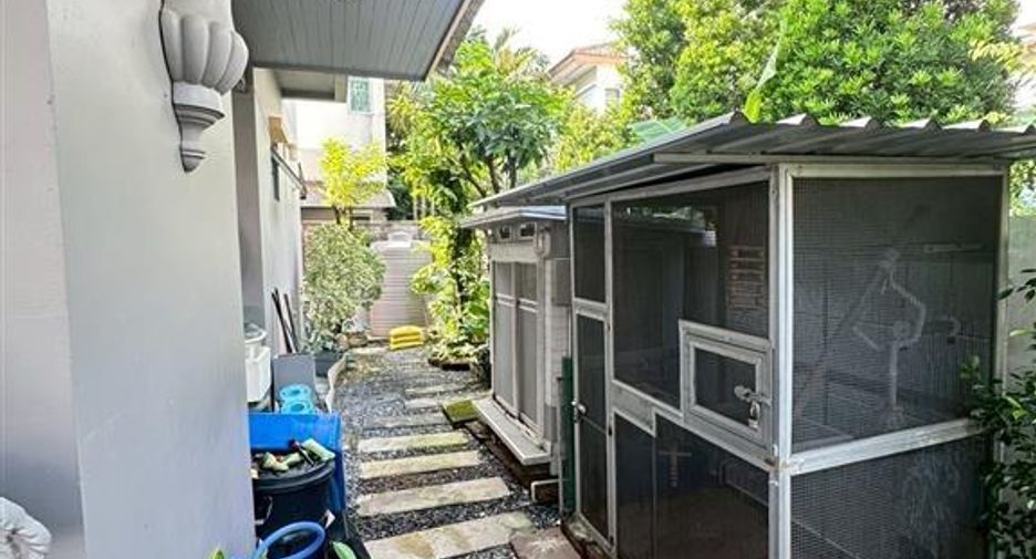 For sale 4 bedrooms house in Khlong Sam Wa, Bangkok