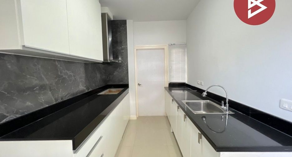 For sale 4 bedrooms house in Sam Phran, Nakhon Pathom
