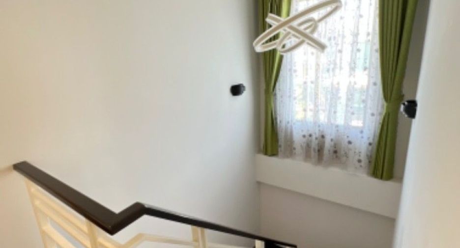 For sale 4 bedrooms house in Sam Phran, Nakhon Pathom