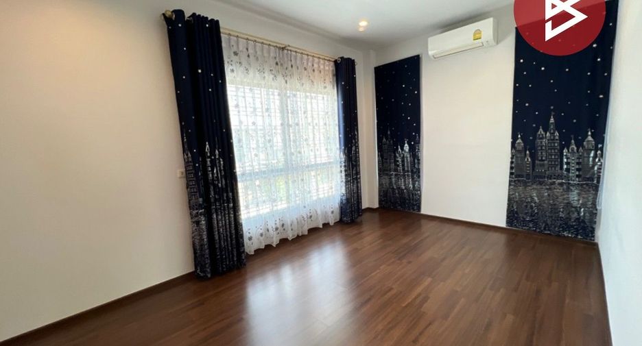 For sale 4 bedrooms house in Sam Phran, Nakhon Pathom