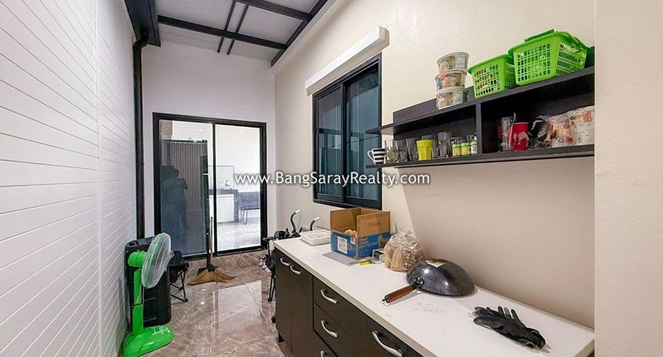 For sale 4 bedrooms house in Sattahip, Chonburi