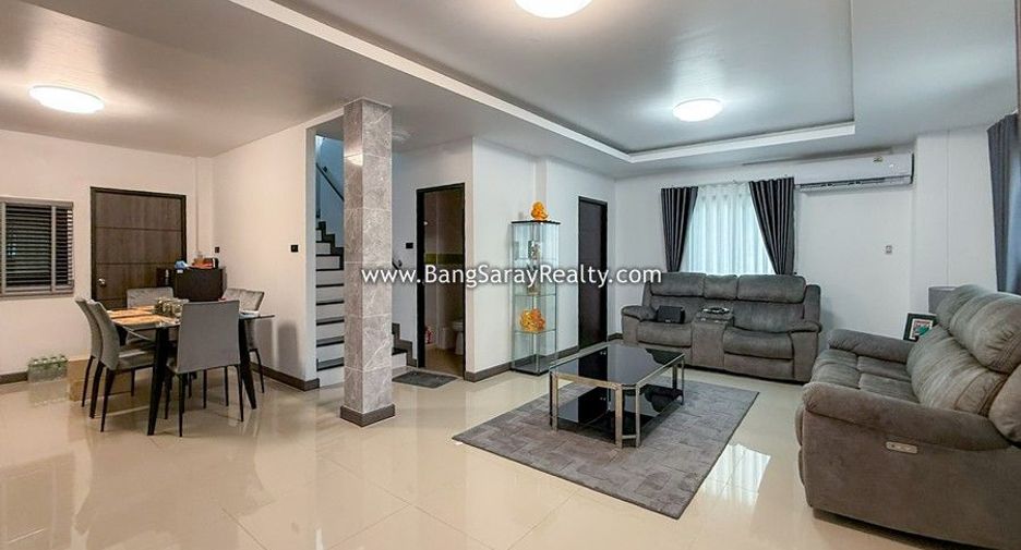 For sale 4 bedrooms house in Sattahip, Chonburi