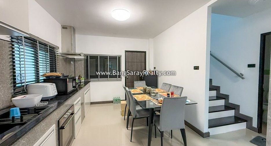 For sale 4 bedrooms house in Sattahip, Chonburi