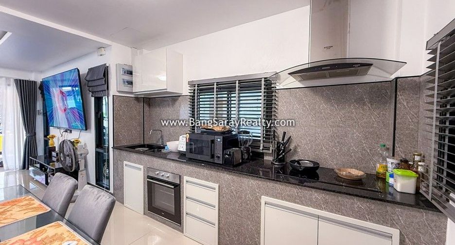 For sale 4 bedrooms house in Sattahip, Chonburi