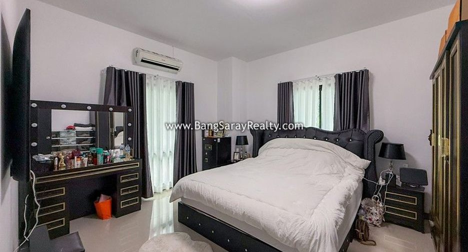 For sale 4 bedrooms house in Sattahip, Chonburi