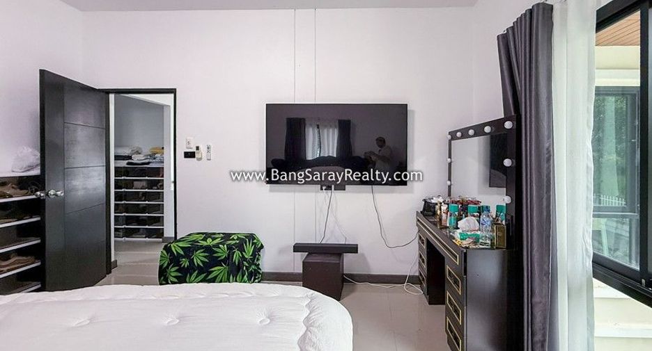 For sale 4 bedrooms house in Sattahip, Chonburi