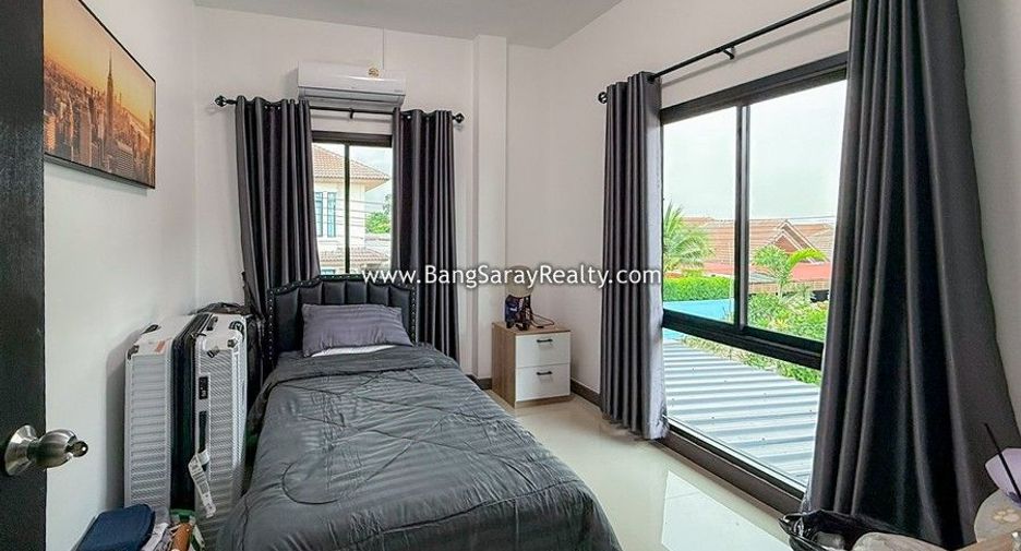 For sale 4 bedrooms house in Sattahip, Chonburi