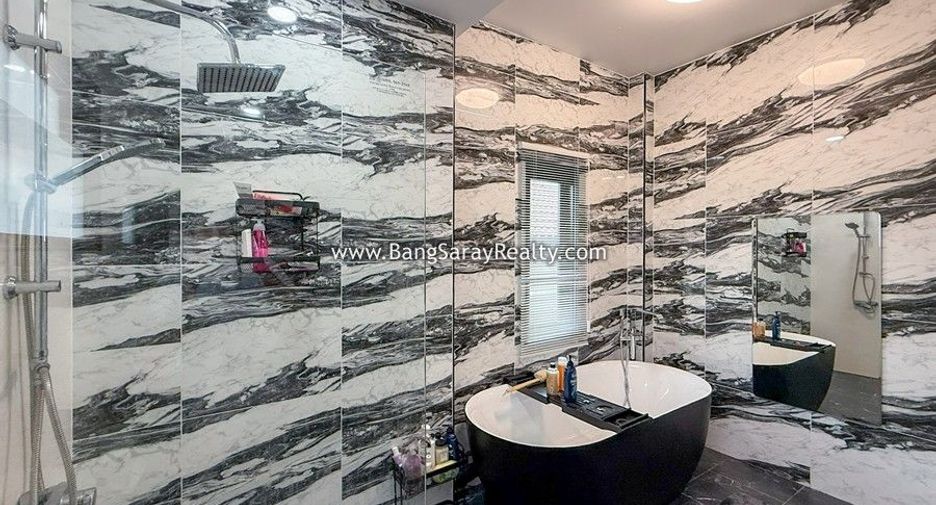 For sale 4 bedrooms house in Sattahip, Chonburi