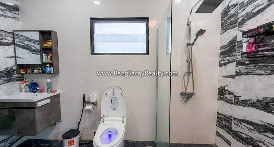 For sale 4 bedrooms house in Sattahip, Chonburi