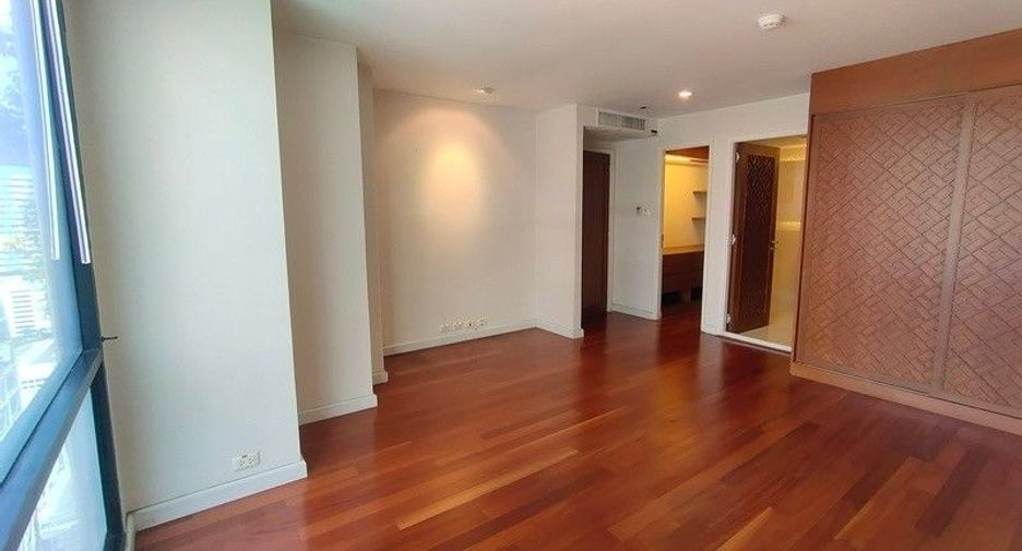 For sale 3 bedrooms condo in Pathum Wan, Bangkok
