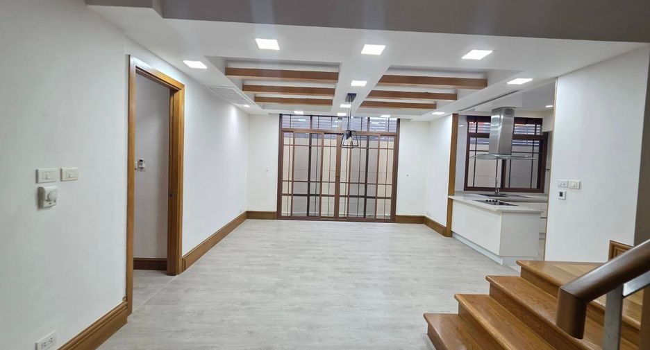 Condo en venta de 5 habitaciones en Watthana, Bangkok