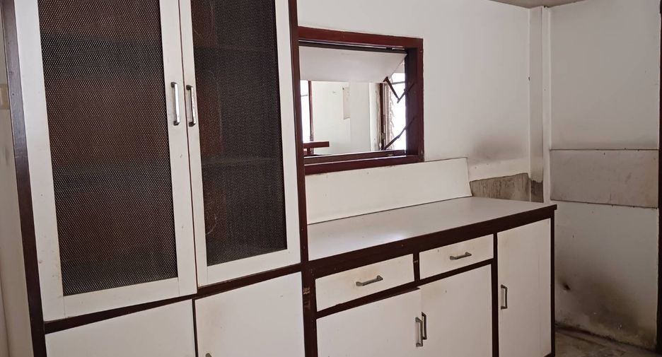For rent retail Space in Watthana, Bangkok