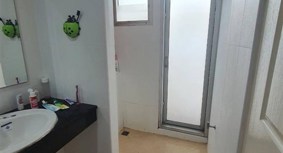 À vendre 3 chambres maison à Bang Khun Thian, Bangkok