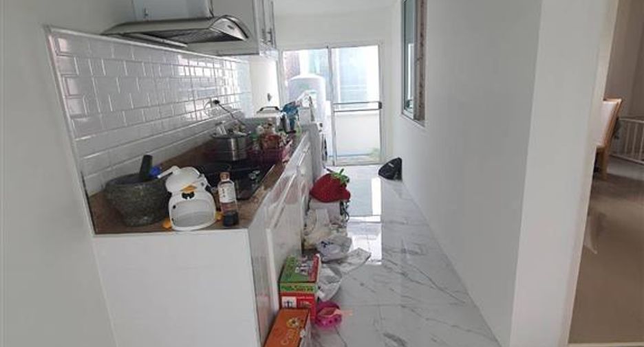 À vendre 3 chambres maison à Bang Khun Thian, Bangkok