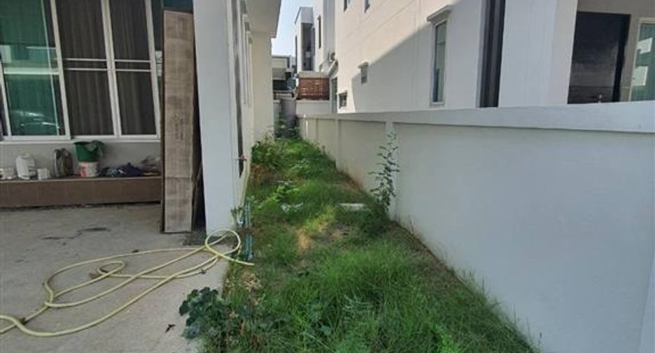À vendre 3 chambres maison à Bang Khun Thian, Bangkok