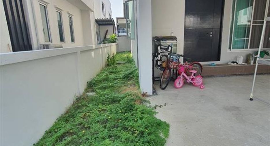 À vendre 3 chambres maison à Bang Khun Thian, Bangkok