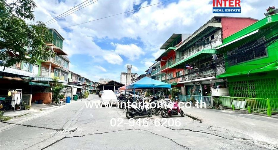 For sale 10 bedrooms retail Space in Din Daeng, Bangkok
