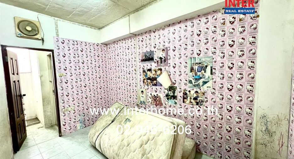 For sale 9 bedrooms retail Space in Din Daeng, Bangkok