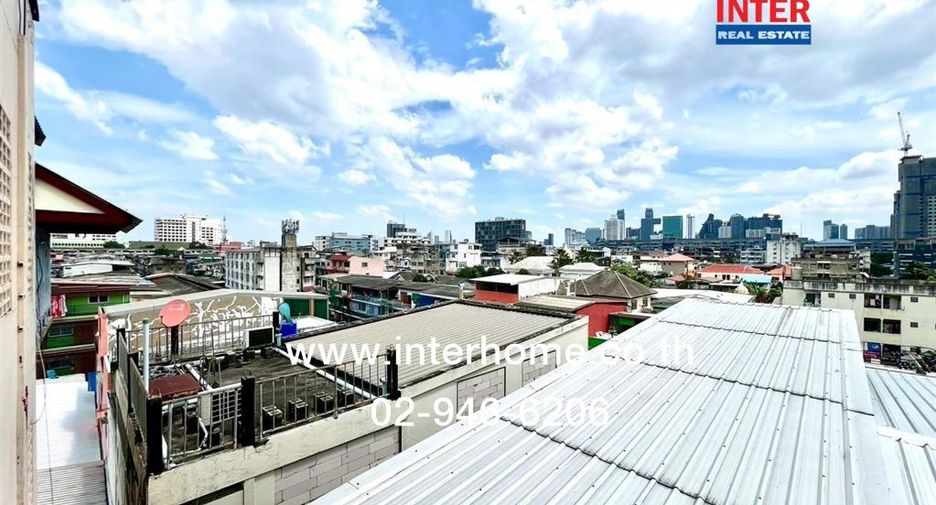 For sale 9 bedrooms retail Space in Din Daeng, Bangkok
