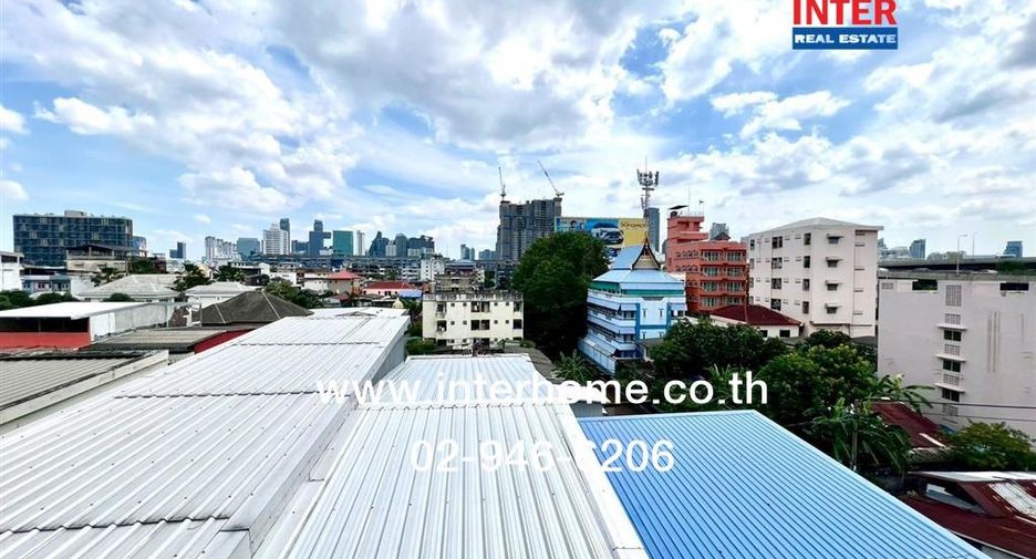 For sale 9 bedrooms retail Space in Din Daeng, Bangkok