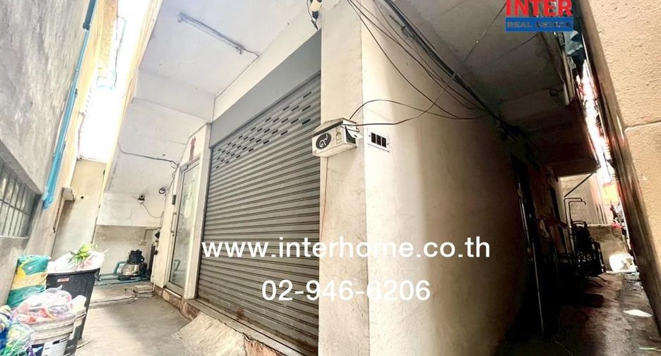 For sale 9 bedrooms retail Space in Din Daeng, Bangkok