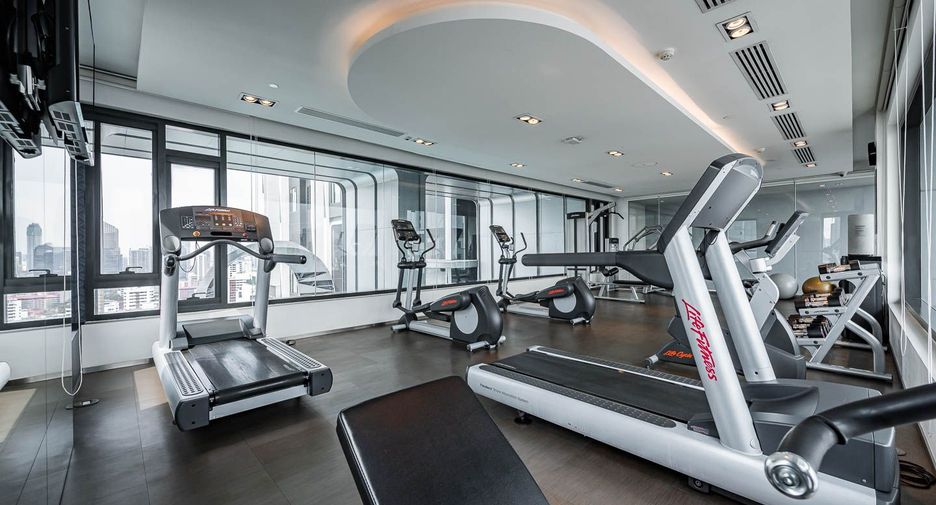 For rent そして for sale 2 ベッドルーム condo in Khlong Toei, Bangkok