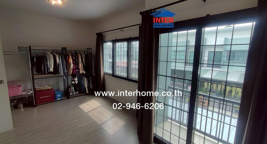 For sale 3 bedrooms townhouse in Pak Kret, Nonthaburi