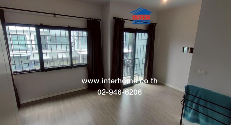 For sale 3 bedrooms townhouse in Pak Kret, Nonthaburi