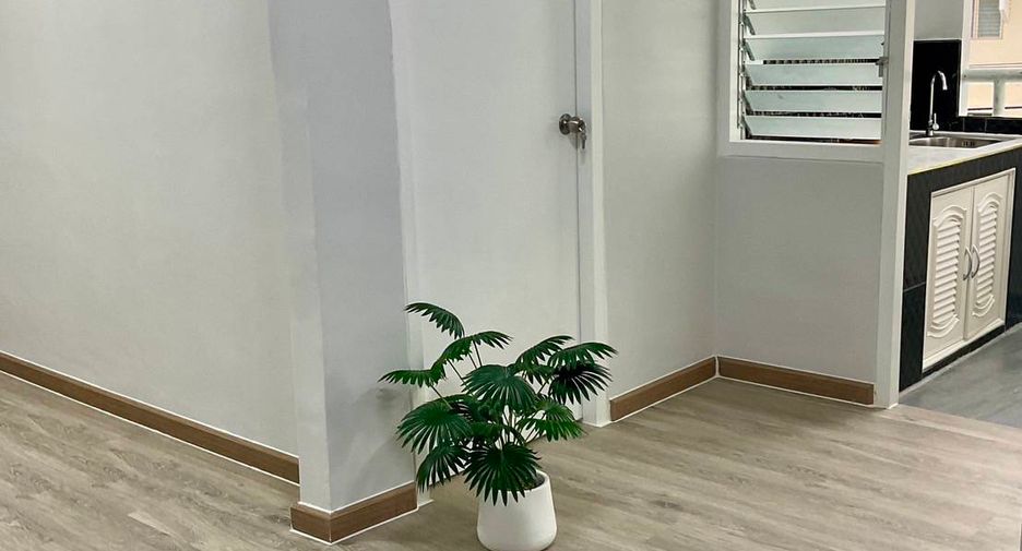 For sale 2 bedrooms condo in Bang Khun Thian, Bangkok