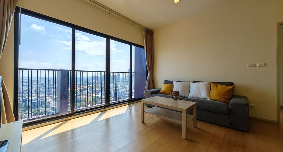 For sale 1 bed condo in Khlong Toei, Bangkok