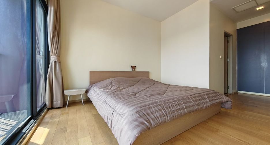 For sale 1 bed condo in Khlong Toei, Bangkok