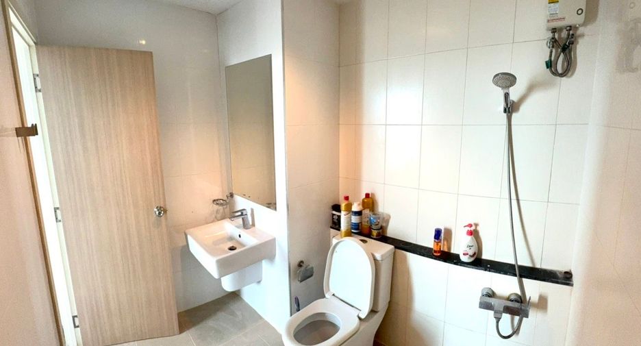 For sale 2 bedrooms condo in Mueang Samut Prakan, Samut Prakan