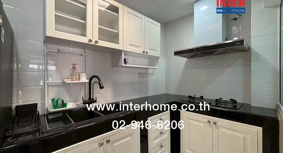 For sale 3 bedrooms townhouse in Don Mueang, Bangkok