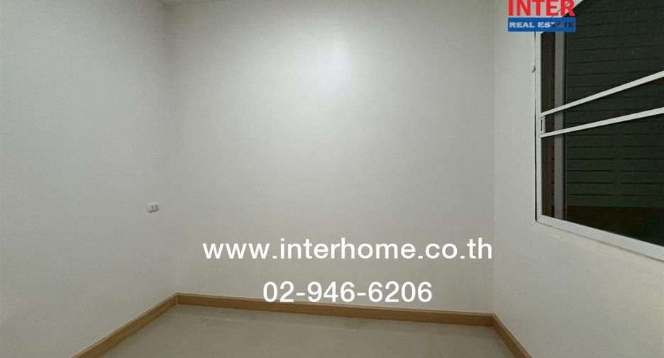 For sale 3 bedrooms townhouse in Don Mueang, Bangkok
