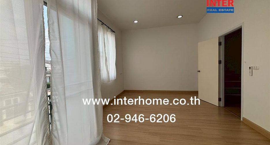 For sale 3 bedrooms townhouse in Don Mueang, Bangkok