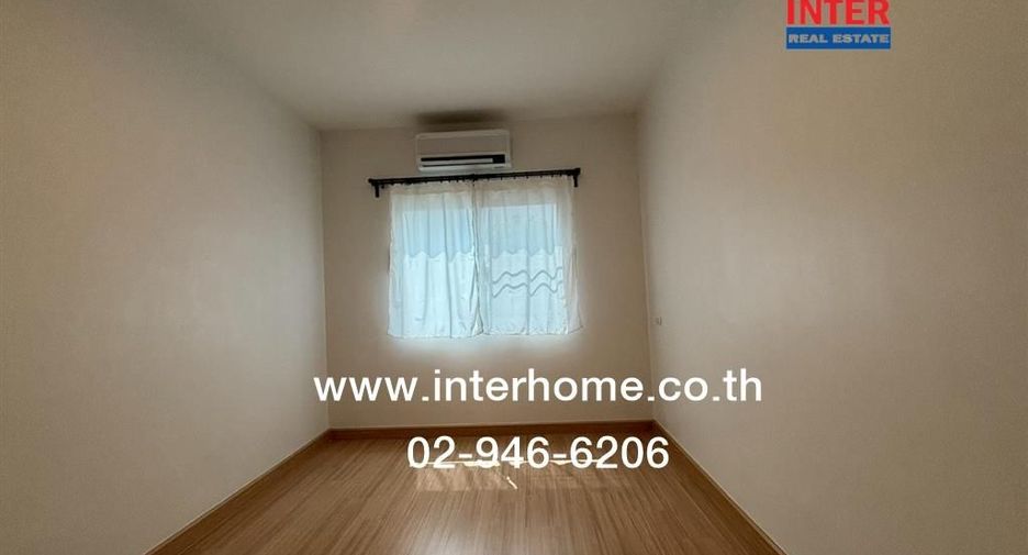 For sale 3 bedrooms townhouse in Don Mueang, Bangkok