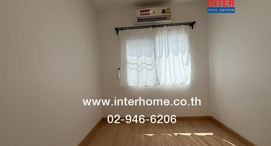 For sale 3 bedrooms townhouse in Don Mueang, Bangkok