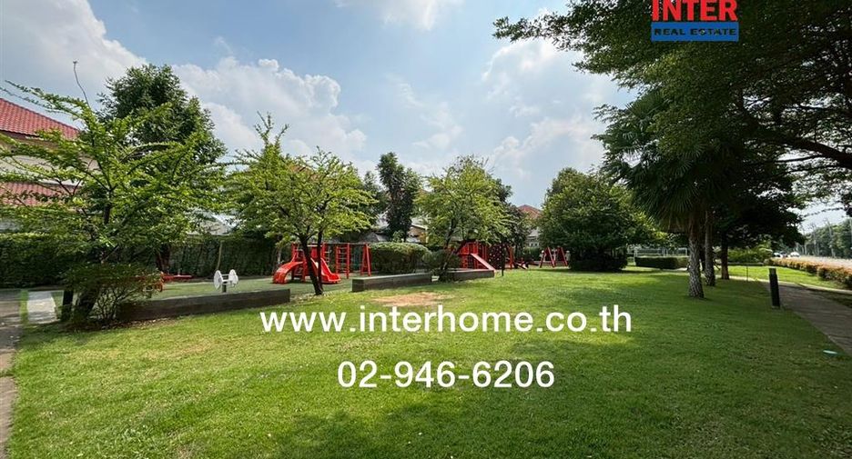 For sale 3 bedrooms townhouse in Don Mueang, Bangkok