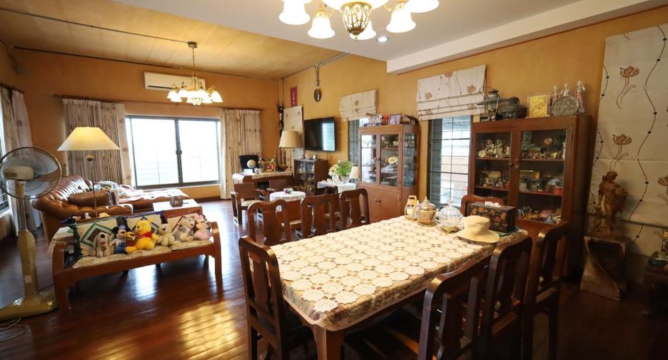 À vendre 4 chambres maison à Bang Lamung, Chonburi