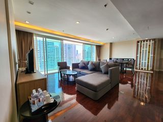 À louer 3 chambres appartement avec services à Khlong Toei, Bangkok