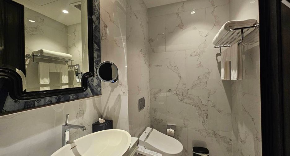 Apartamento con servicios en alquiler de 2 habitaciones en Khlong Toei, Bangkok
