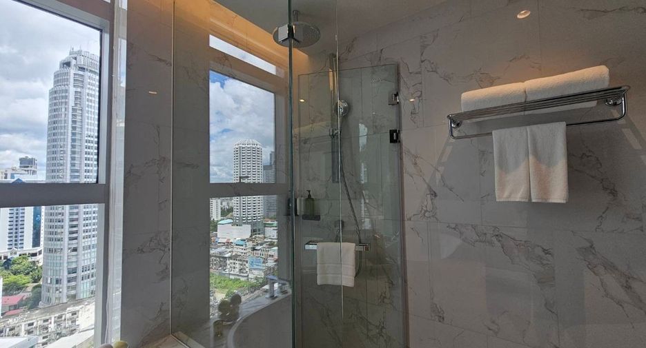 Apartamento con servicios en alquiler de 2 habitaciones en Khlong Toei, Bangkok