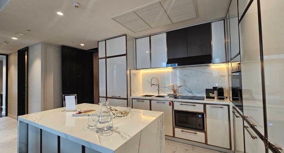 Apartamento con servicios en alquiler de 2 habitaciones en Khlong Toei, Bangkok