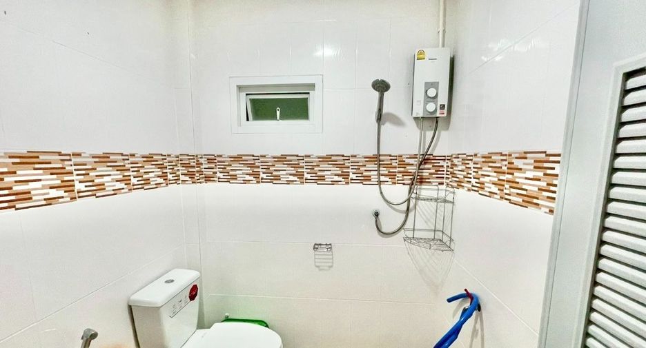 For sale 2 bedrooms townhouse in Mueang Chiang Mai, Chiang Mai