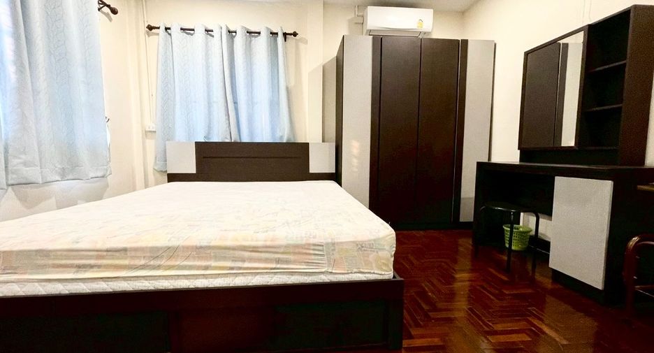 For sale 2 bedrooms townhouse in Mueang Chiang Mai, Chiang Mai