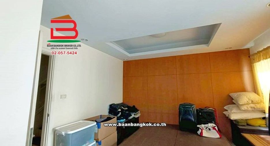 For sale 5 bedrooms condo in Lat Phrao, Bangkok
