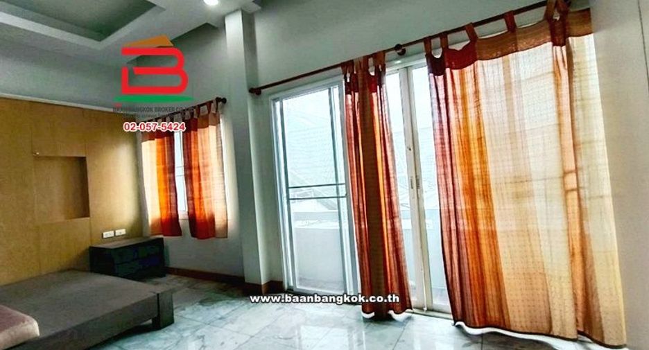For sale 5 bedrooms condo in Lat Phrao, Bangkok