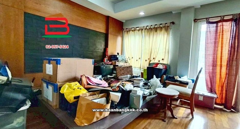 For sale 5 bedrooms condo in Lat Phrao, Bangkok