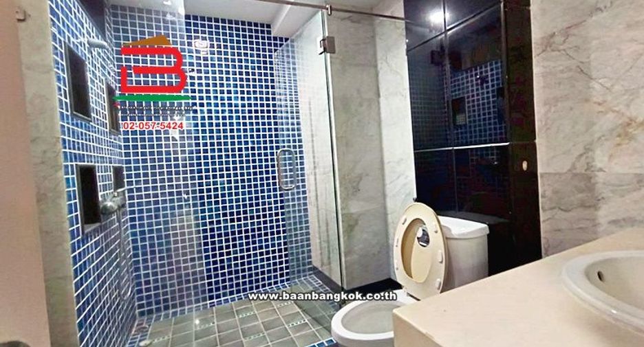 For sale 5 bedrooms condo in Lat Phrao, Bangkok