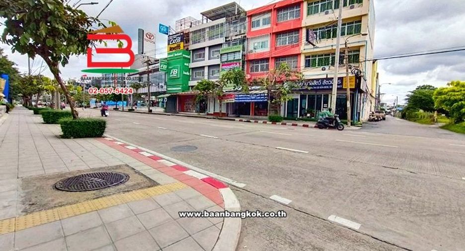 For sale 5 bedrooms condo in Lat Phrao, Bangkok
